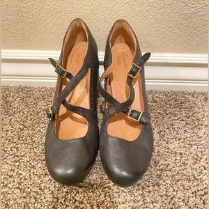 Clark’s Indigo Criss Cross style Mary Jane sz 8.5